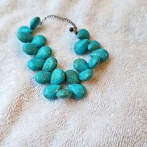 Turquoise adjustable bracelet with Clasp Closure Silver Chain. EUC